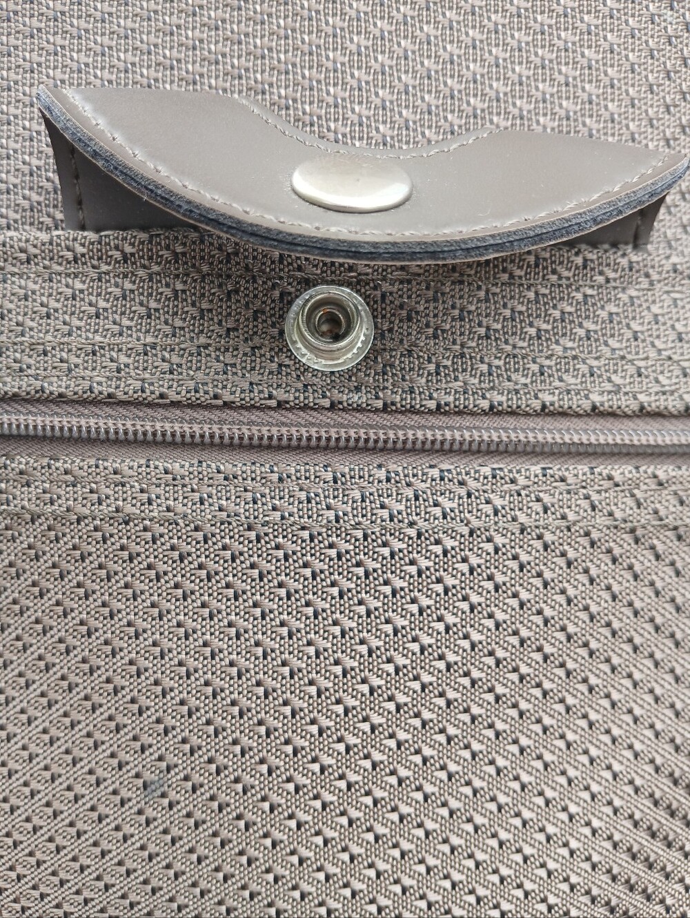 Samsonite Taupe-Brown Structured Textured Bag - Picture 6 of 15